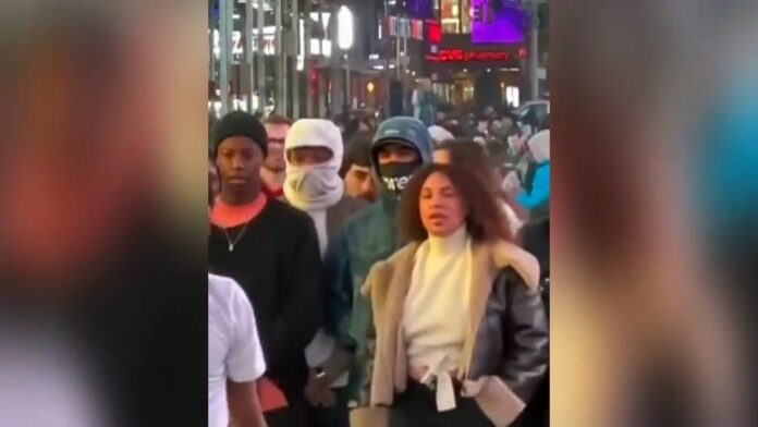 Mbappe e Hakimi se divertem em NY