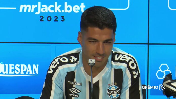 Suárez explica decisão de jogar pelo Grêmio: “Gosto de desafios”