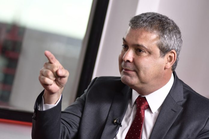 PT denuncia Flávio Bolsonaro ao STF após pedido de “ajuda” aos EUA