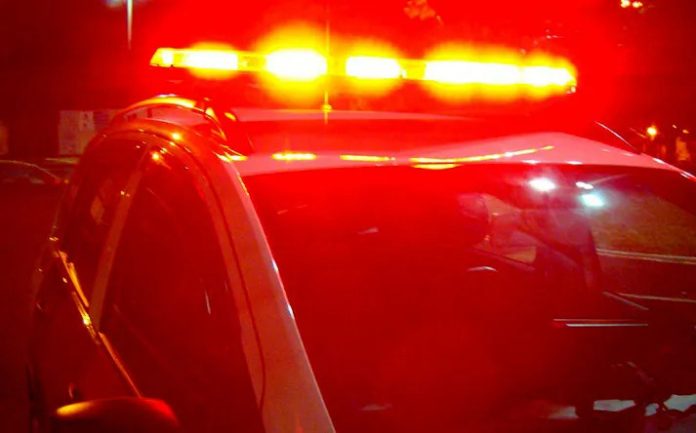 Homem tenta matar mulher a golpes de picareta no DF. Vítima está grave