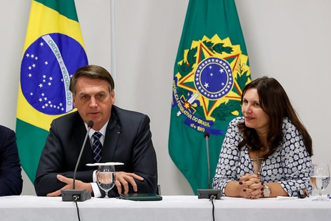 bia-kicis-afirma-que-prisao-coloca-vida-de-bolsonaro-“em-risco”