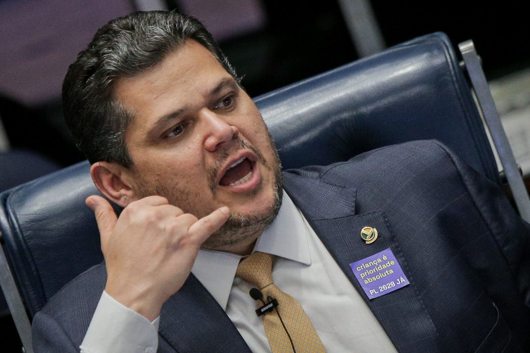 alcolumbre-reage-a-aceno-de-messias-em-meio-a-debate-por-vaga-no-stf