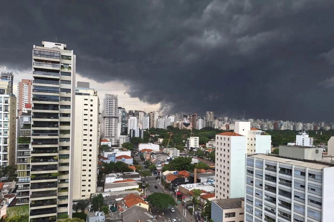 inmet-emite-alerta-vermelho-de-tempestade-ate-a-3a-(25/11).-saiba-onde