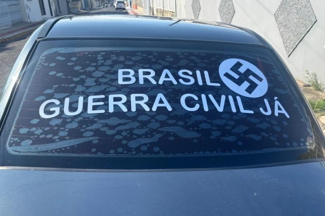homem-e-preso-por-apologia-ao-nazismo-apos-circular-com-suastica-em-sc