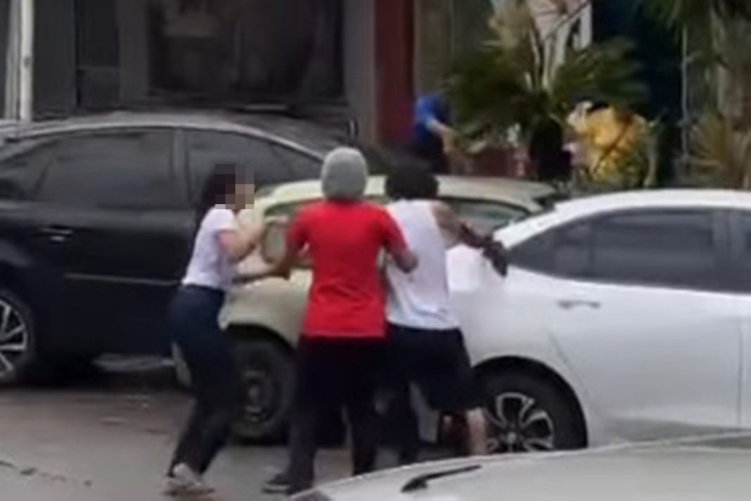 morador-de-rua-e-agredido-e-preso-por-ameacar-funcionaria-de-padaria.-veja-video