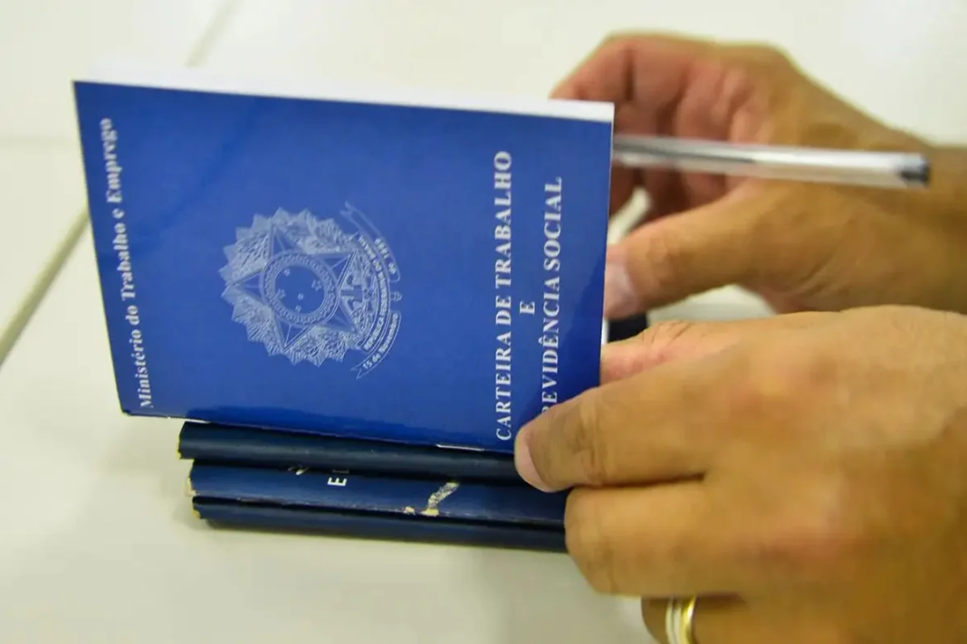 semana-comeca-com-927-vagas-de-emprego-e-salario-de-ate-r$-2,8-mil-no-df