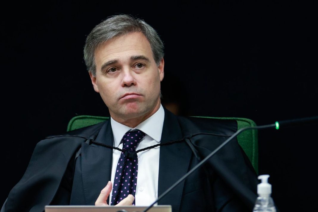 mendonca-se-reune-nesta-2a-com-pf,-que-levara-relatorio-do-caso-master