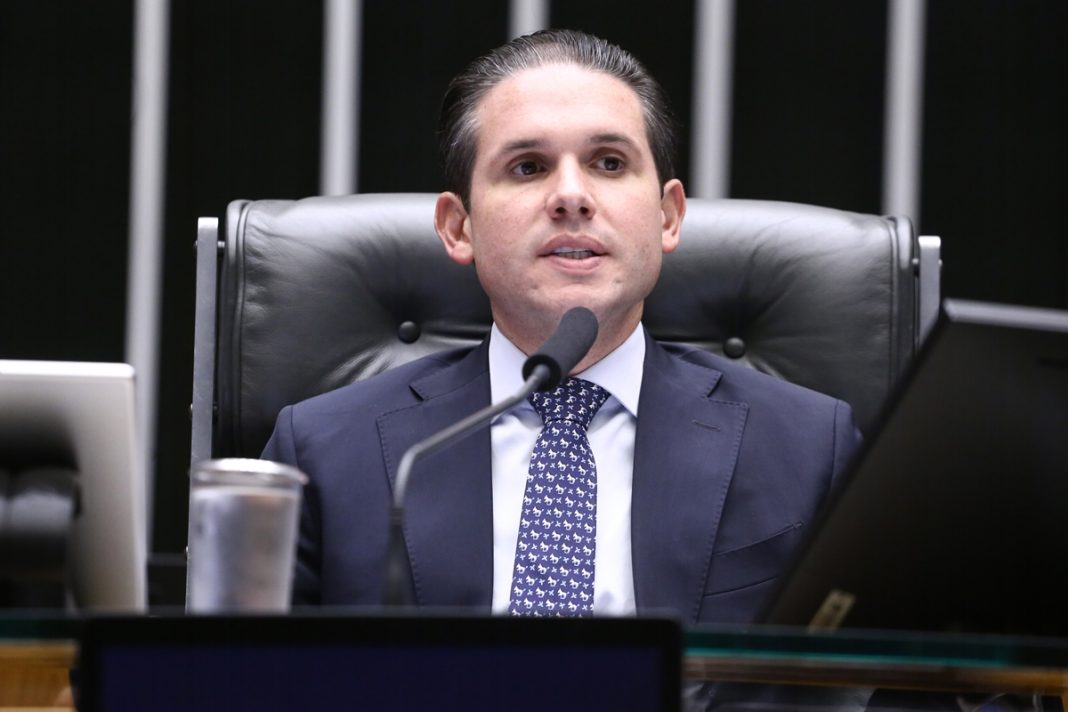 camara-nao-tem-perspectiva-de-legalizar-supersalarios,-diz-motta
