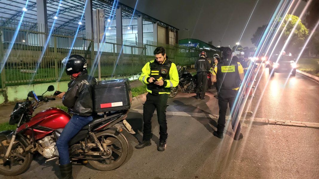 detran-df-flagra-17-motociclistas-nao-habilitados-e-um-alcoolizado-na-ceilandia