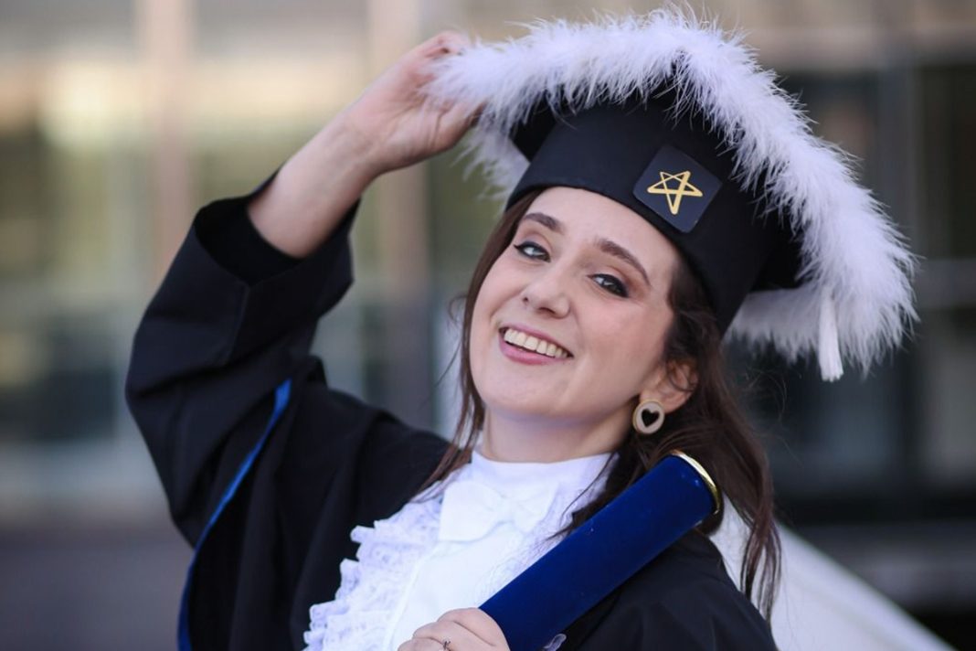 “leucemia-nao-e-uma-sentenca-de-morte”,-diz-jovem-apos-10-anos-curada