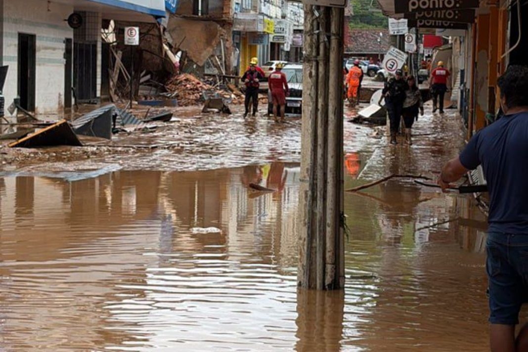sobe-para-70-o-numero-de-mortos-apos-fortes-chuvas-em-minas-gerais