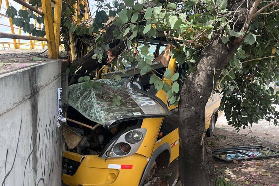 mae-de-adolescente-que-estava-em-onibus-escolar-sonhou-com-acidente