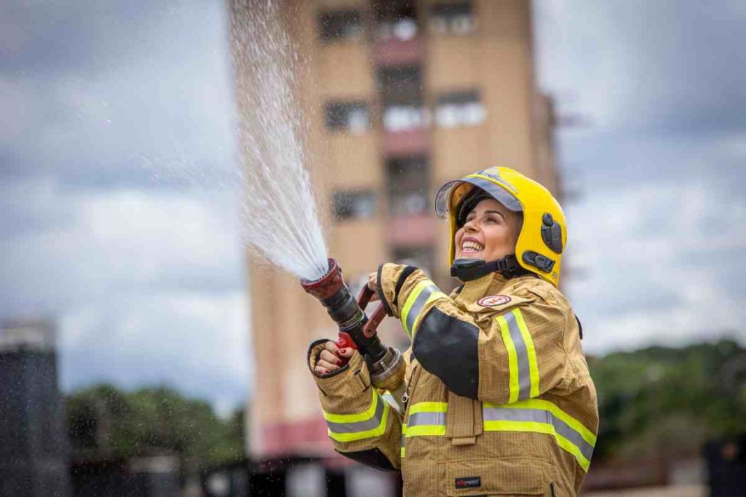 bombeira-que-atuou-por-30-anos-detalha-a-forca-feminina-no-cbmdf.-veja-video
