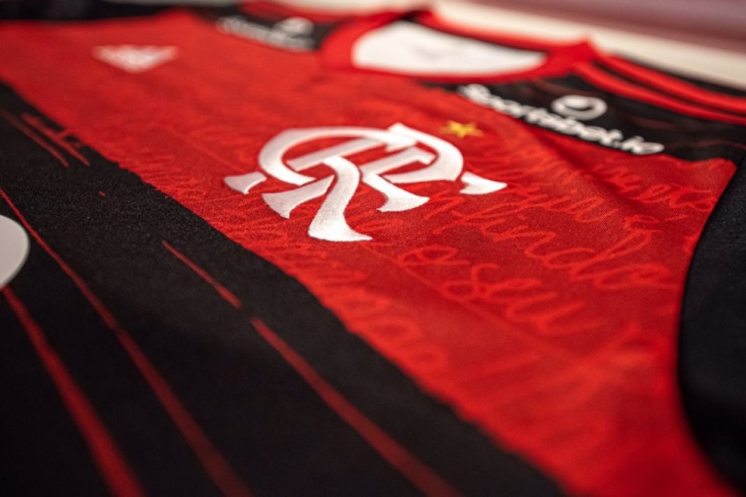flamengo-e-punido-por-fazer-auxiliar-de-campo-trabalhar-como-roupeiro