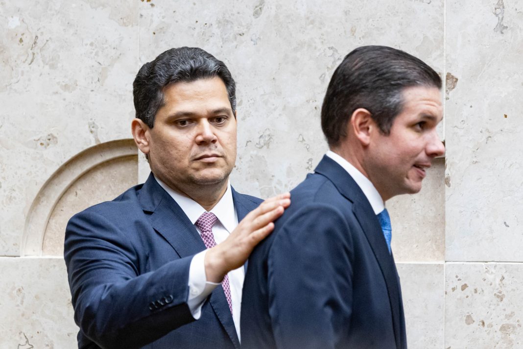 motta-e-alcolumbre-silenciam-sobre-futuro-do-caso-master-no-congresso