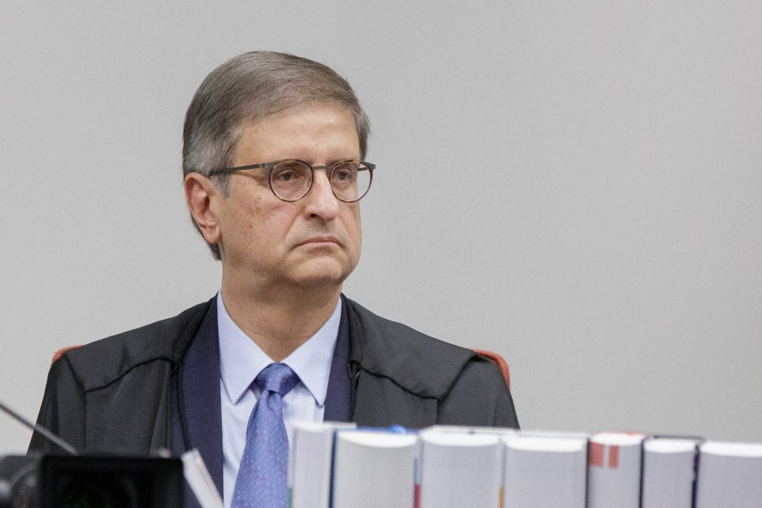 pgr-recorre-contra-suspensao-da-aposentadoria-compulsoria-de-juizes