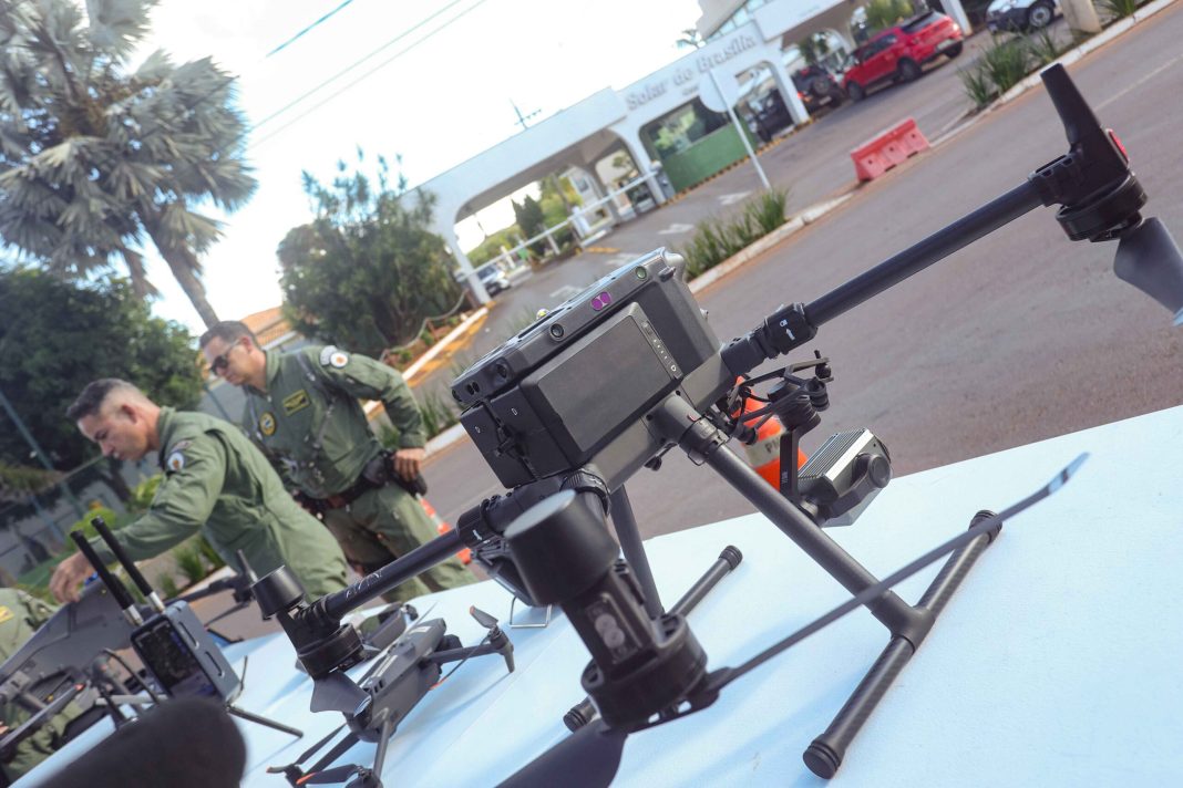 casa-de-bolsonaro-passa-a-ser-monitorada-por-tecnologia-anti-drone-da-pmdf