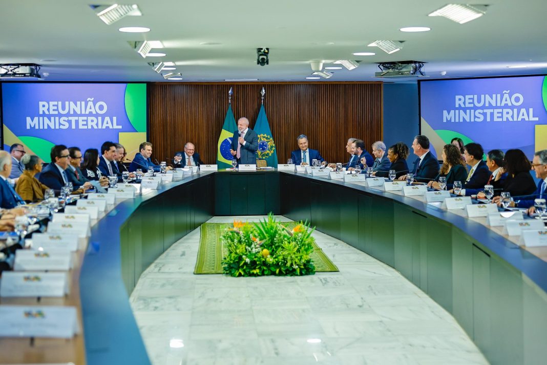 lula-oficializa-exoneracao-de-ministros-que-vao-disputar-eleicoes