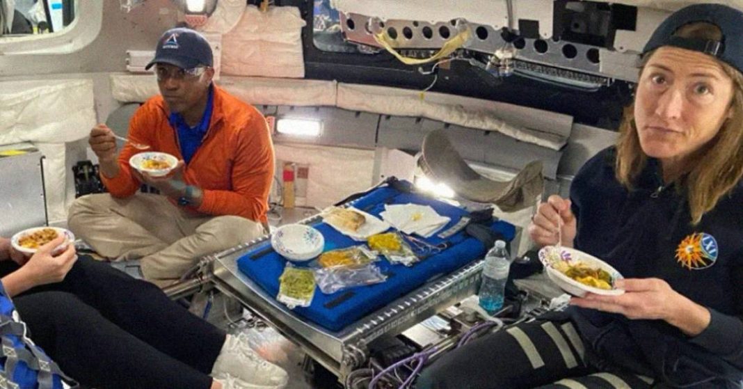 cuscuz,-quiches-e-cookies:-o-que-os-astronautas-da-artemis-ii-vao-comer-a-caminho-da-lua