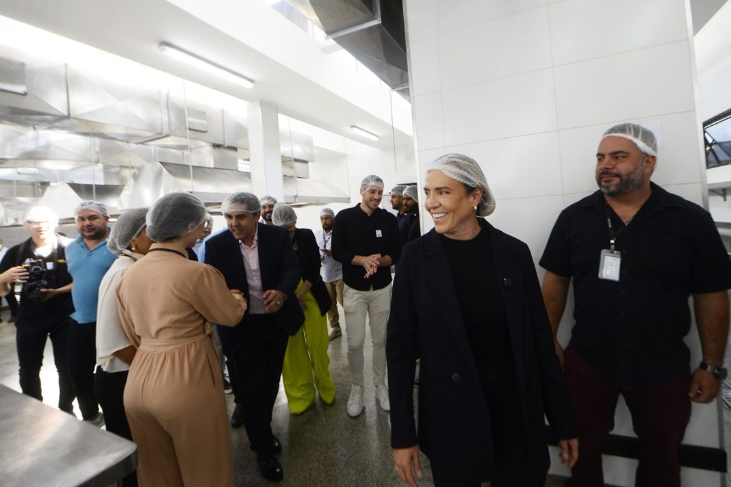 celina-leao-inaugura-cozinha-do-hran-apos-reforma-de-r$-1,3-milhao