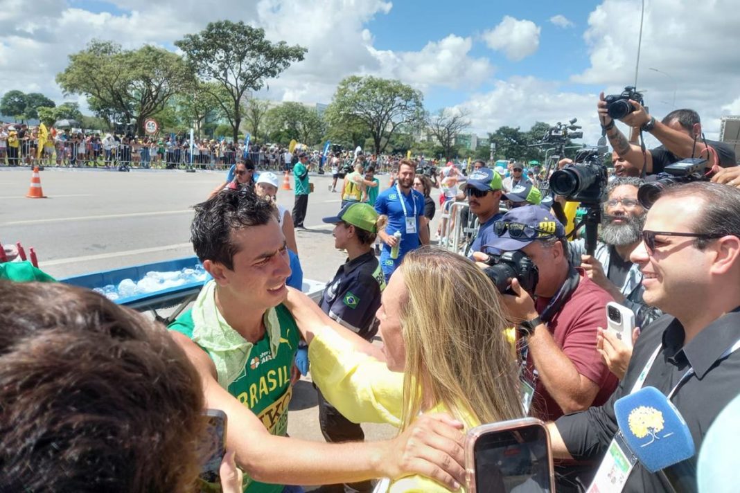 celina-sobre-caio-bonfim-no-mundial-de-marcha-atletica:-“ele-e-ouro”.-veja-video