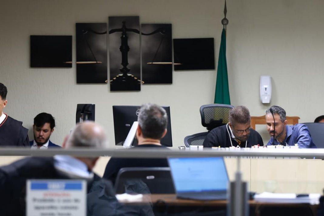 “estar-na-presenca-deles-e-muito-pesado”,-diz-irma-de-vitima-em-julgamento-de-chacina-no-df