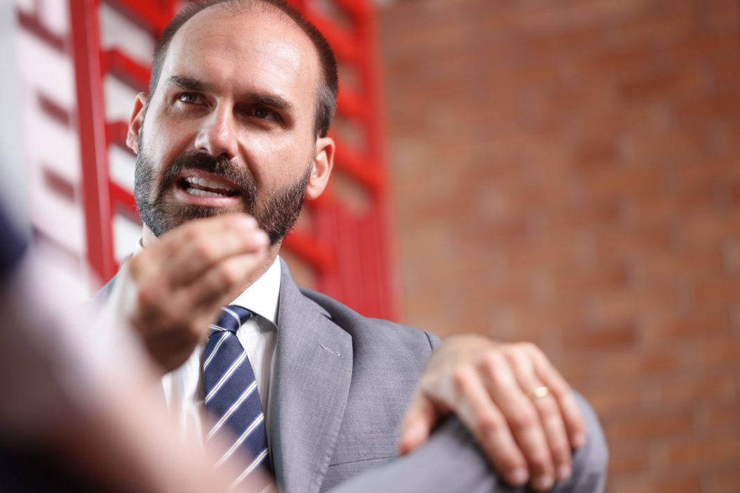 stf-interroga-eduardo-bolsonaro-em-acao-por-obstrucao-nesta-terca