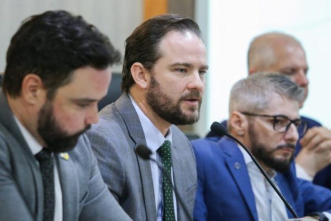 durigan-comemora-reabertura-do-estreito-de-ormuz:-“importante”