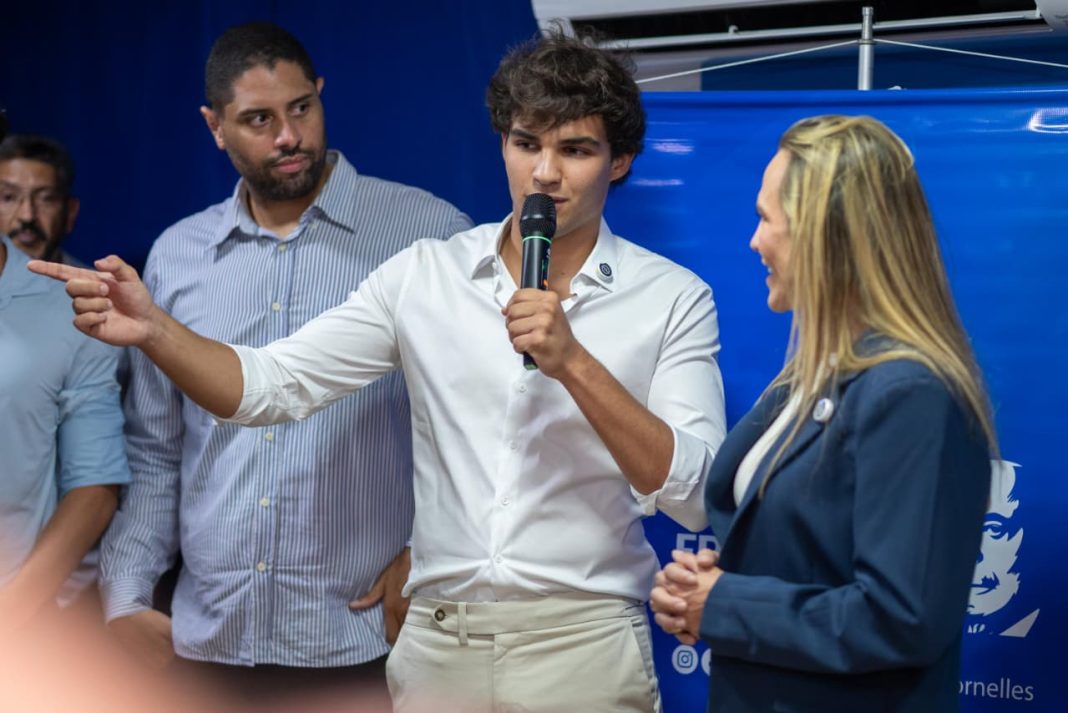 em-cerimonia,-luiz-eduardo-estevao-lira-e-confirmado-presidente-dos-jovens-progressistas-df