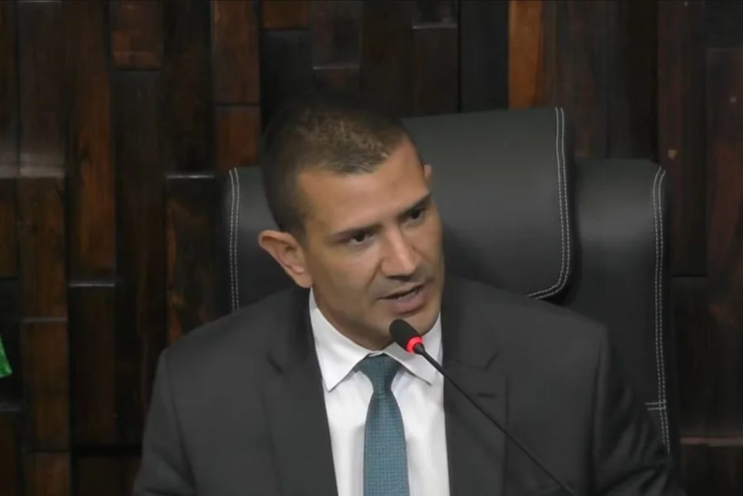 rj:-douglas-ruas-e-governador-interino-se-reunem-apos-eleicao-da-alerj