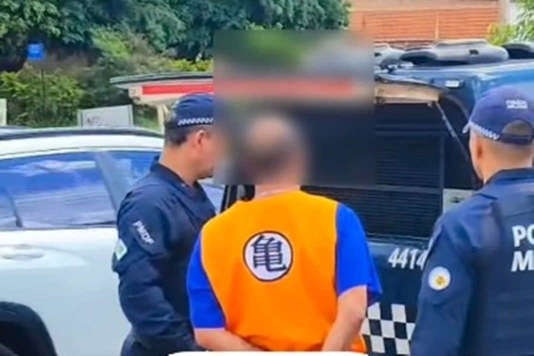 veja-video-de-“goku”-bebado-sendo-preso-apos-bater-em-carros-no-df