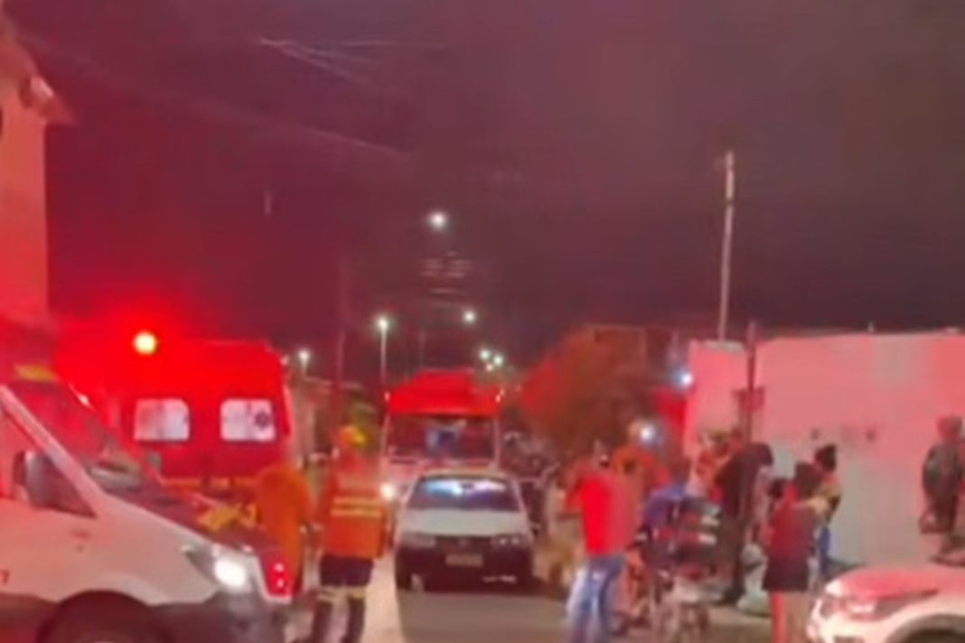 mulher-e-presa-apos-esfaquear-tres-adultos-e-duas-criancas-no-df.-veja-video