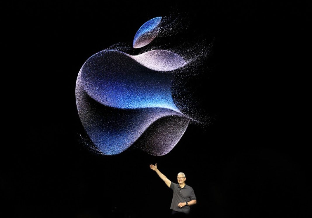 apple-anuncia-john-ternus-como-novo-ceo-da-empresa.-saiba-quem-e
