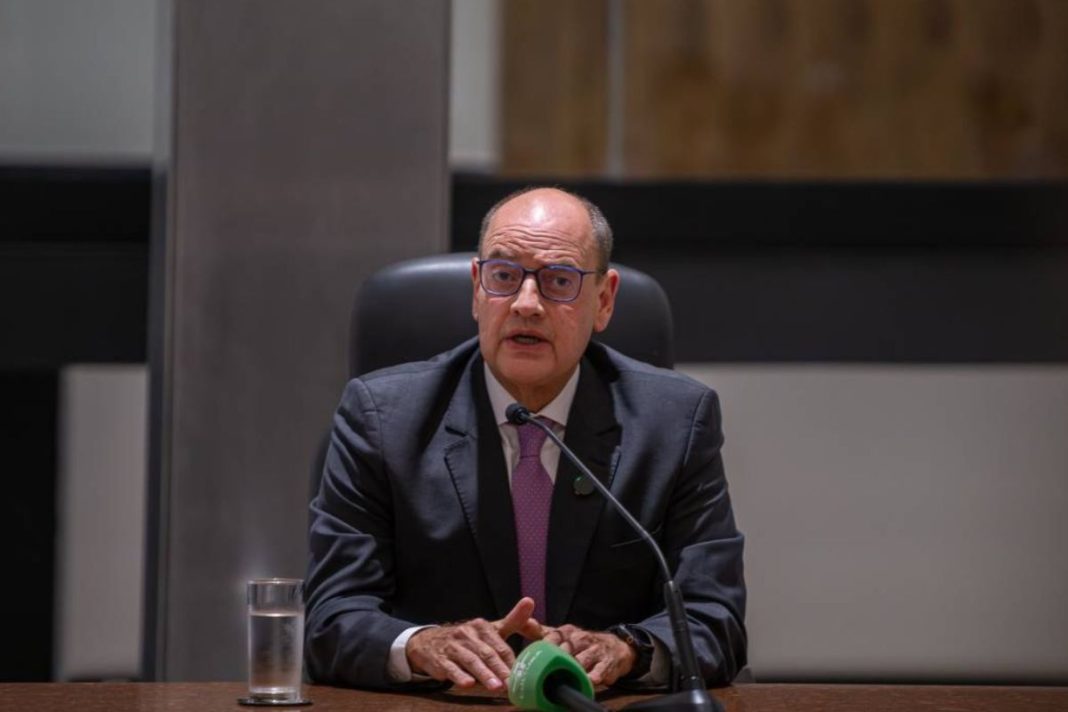 governador-interino-do-rj-ja-fez-mais-de-500-exoneracoes-em-um-mes