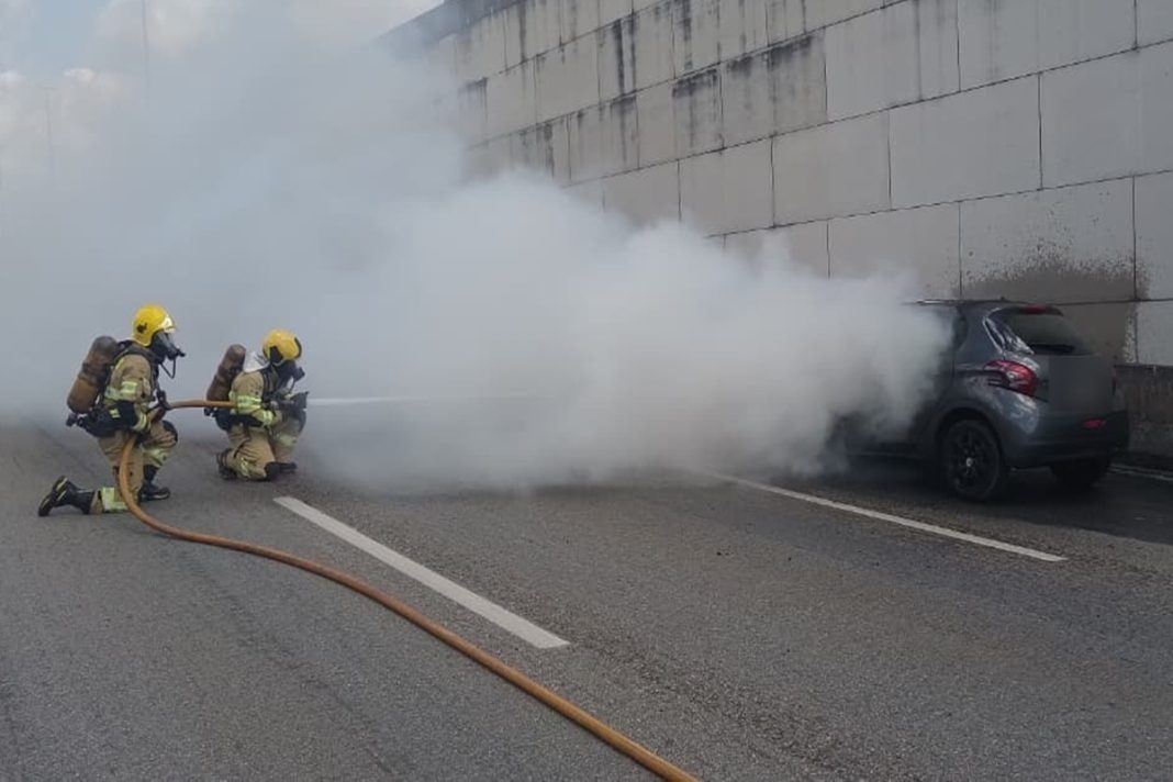 veiculo-em-chamas-interdita-faixas-em-viaduto-do-aeroporto-jk.-veja-video