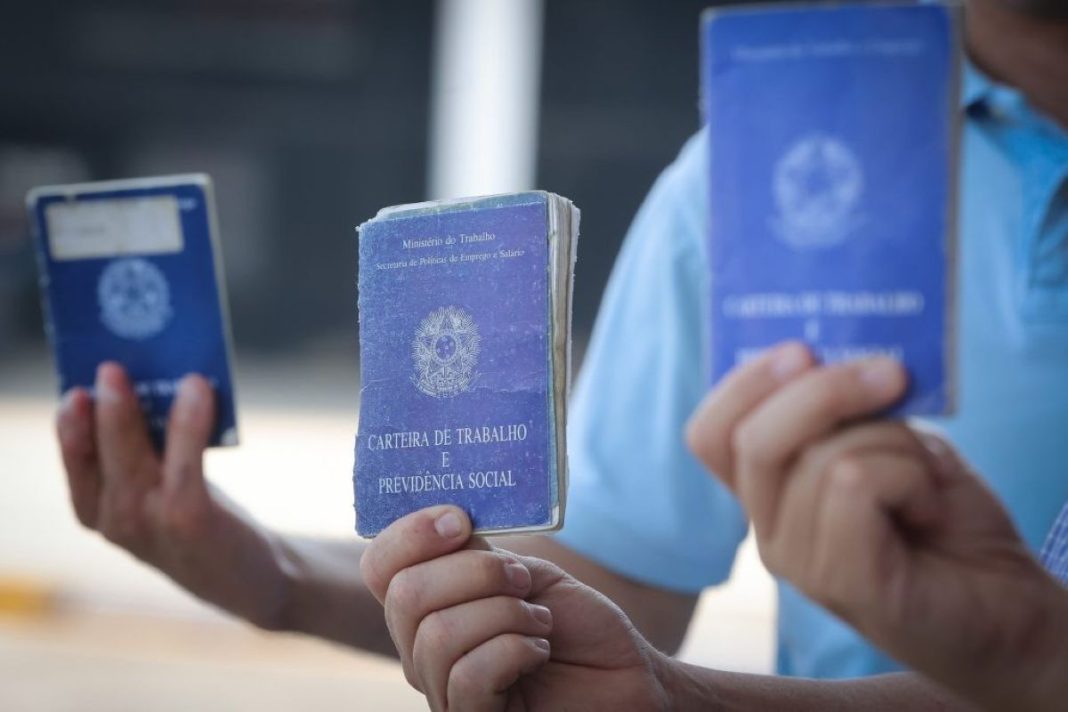 com-salarios-de-ate-r$-2,5-mil,-df-tem-560-vagas-de-emprego-nesta-6a