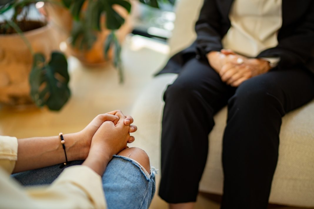 dependencia-quimica:-como-e-o-tratamento-em-clinica-de-reabilitacao?