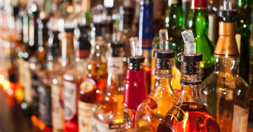 mesmo-baixas-doses-de-alcool-podem-danificar-o-cerebro,-diz-estudo