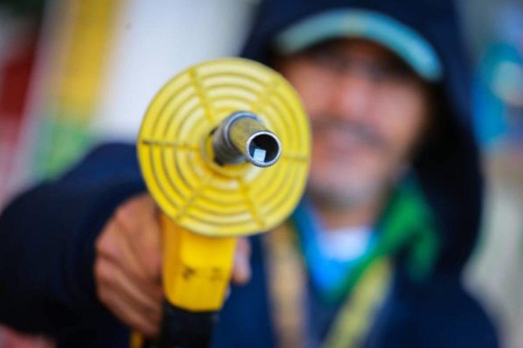 incerteza-da-guerra-deve-estender-medidas-sobre-combustiveis