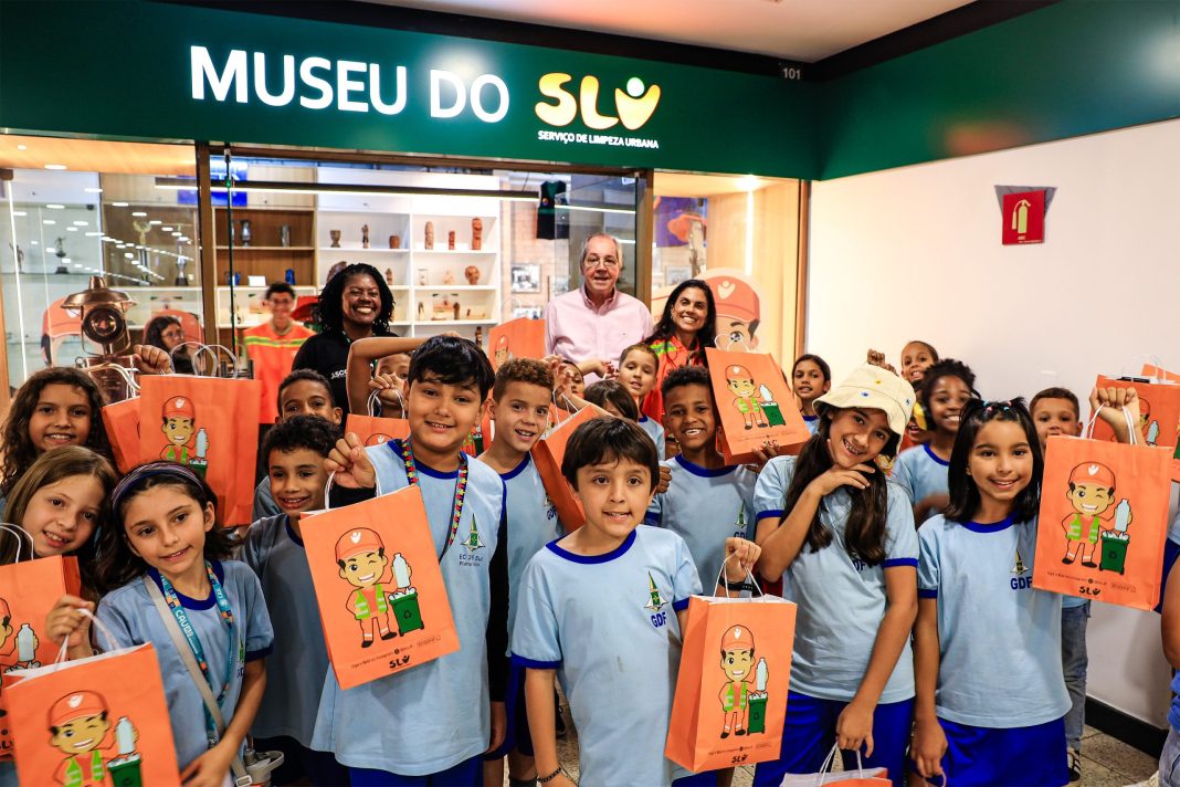 alunos-da-rede-publica-visitam-museu-e-tem-aula-pratica-sobre-separacao-de-residuos