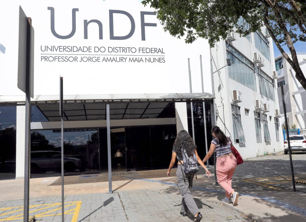 celina-leao-nomeia-nova-reitora-em-universidade-do-df