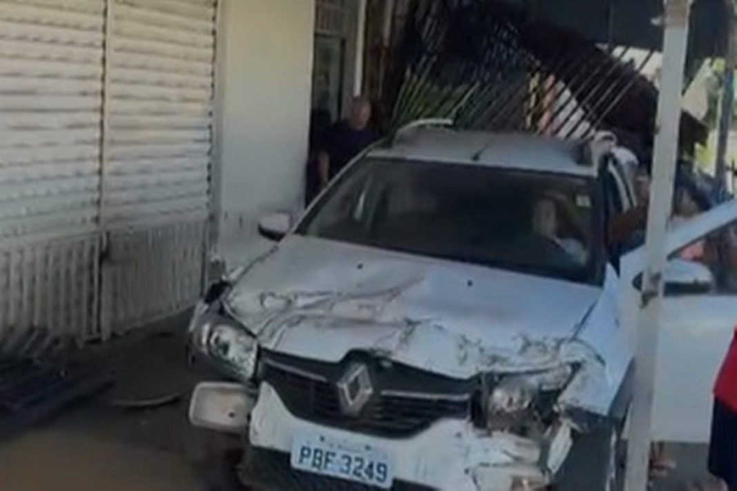 carro-desgovernado-invade-distribuidora-de-bebidas-no-df.-veja-video