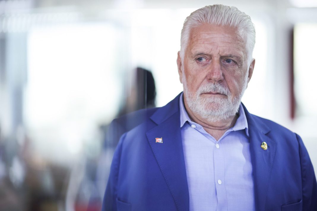 lider-do-governo-no-senado-diz-que-derrota-de-messias-foi-uma-“surpresa”