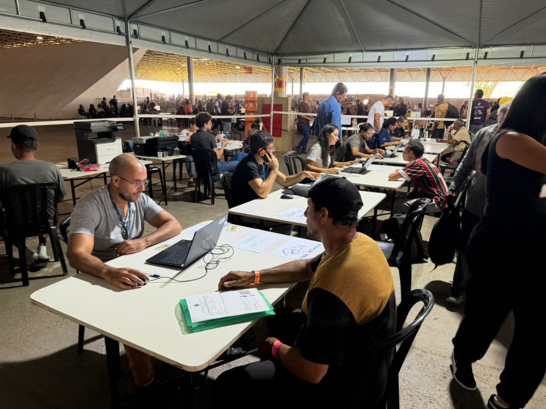 mutirao-no-df-leva-servicos-essenciais-e-atende-250-pessoas-em-situacao-de-rua