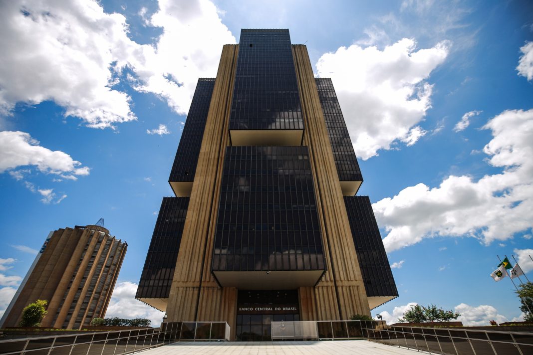 bc-limita-servico-de-pagamentos-no-exterior-a-instituicoes-autorizadas