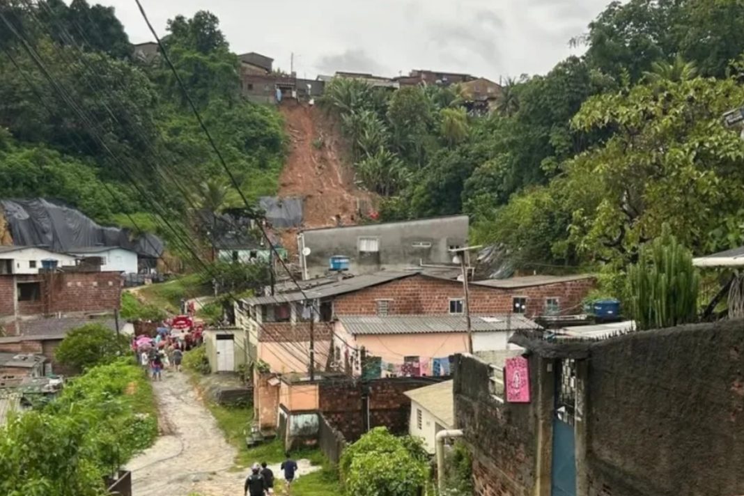 temporais-castigam-o-pais-e-deixam-ao-menos-10-mortos-em-tres-estados