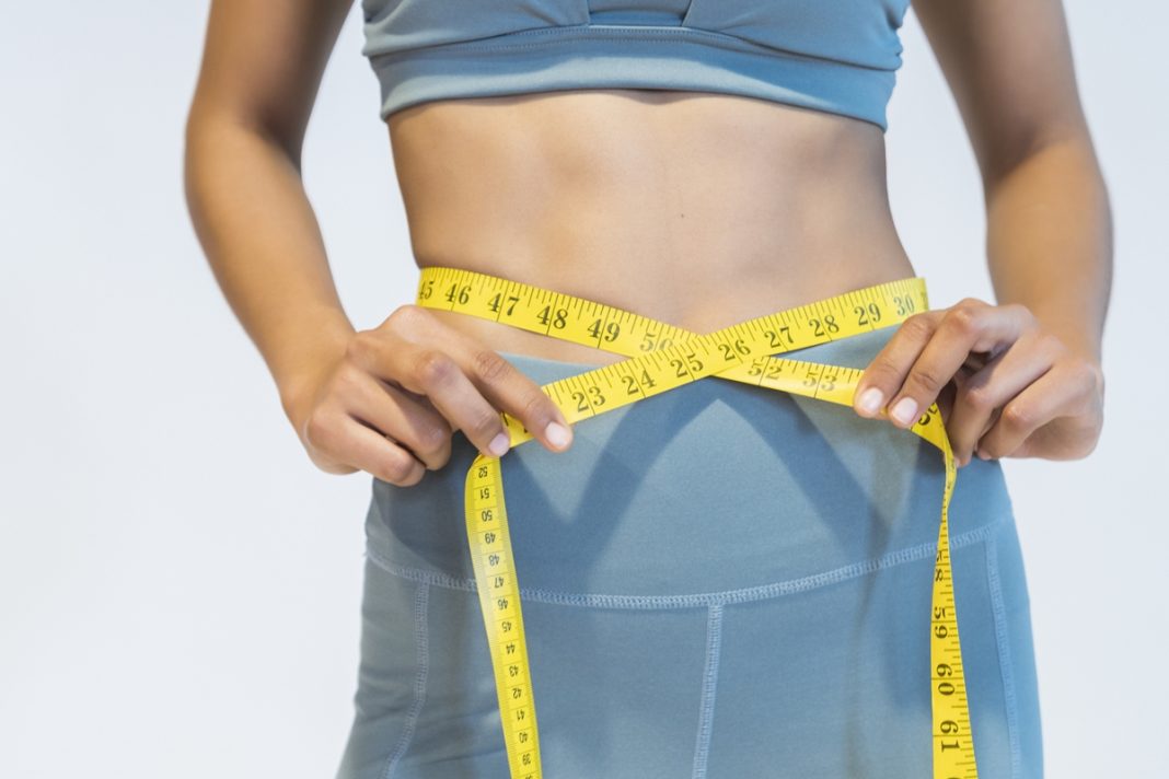 servidora-perde-13kg-e-e-presa-apos-calote-em-clinica-de-estetica-df