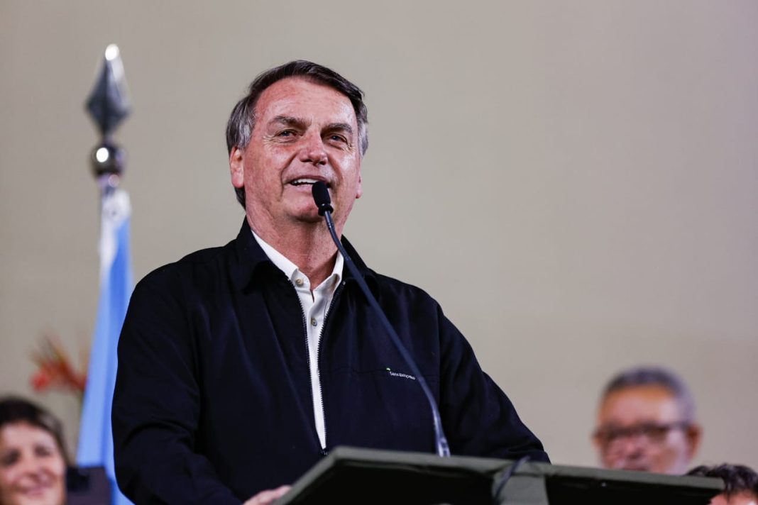 bolsonaro-recebe-alta-nesta-segunda-feira-(4/5)-apos-cirurgia-no-ombro