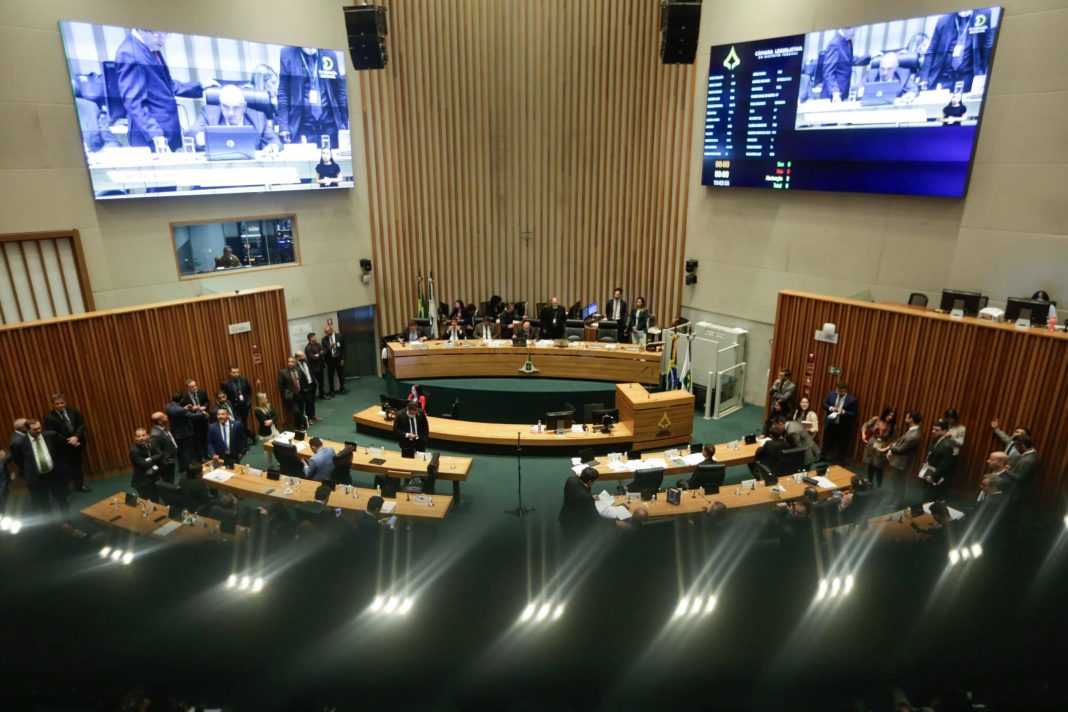 projeto-sobre-tabela-do-sus-gera-impasse-e-adia-votacao-na-cldf