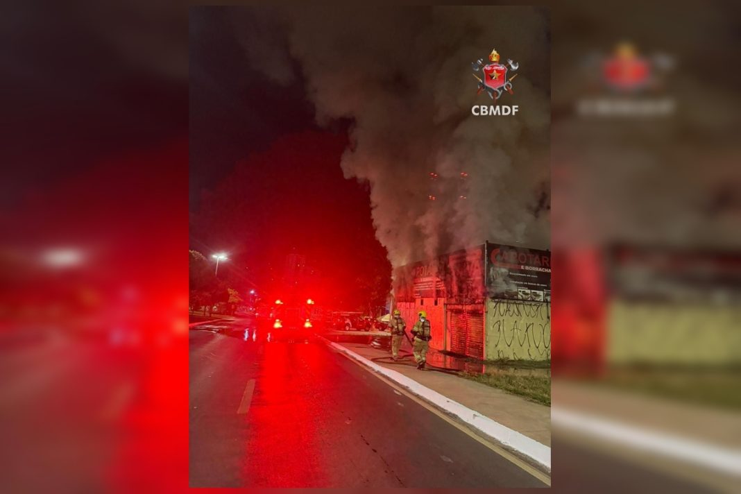 borracharia-no-df-pega-fogo-e-mobiliza-5-viaturas-dos-bombeiros.-veja-video